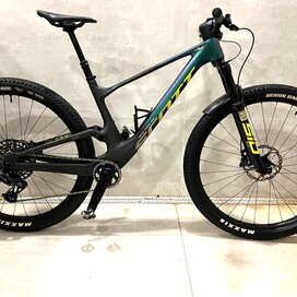 Nova Scott Spark RC Team Issue AXS